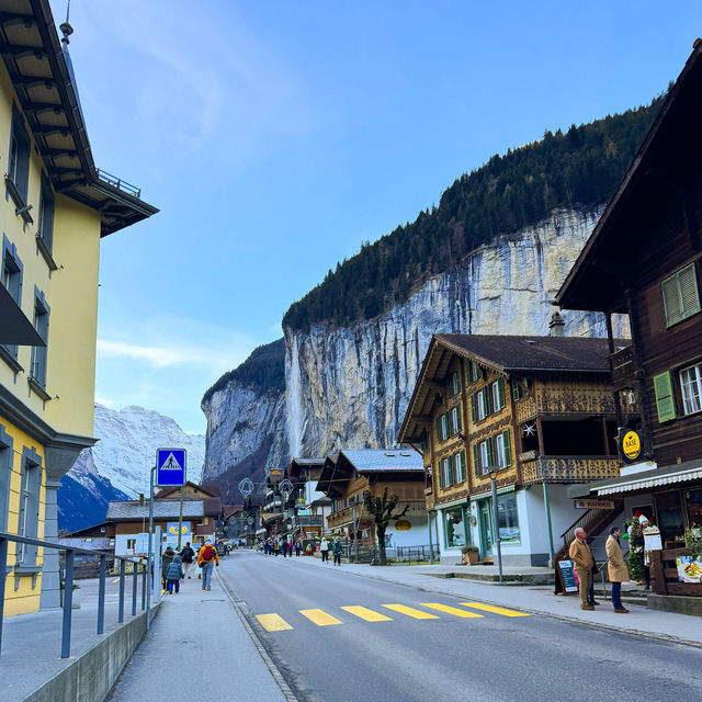 🇨🇭 Lauterbrunnen: A Valley of Waterfalls and Alpine Splendor