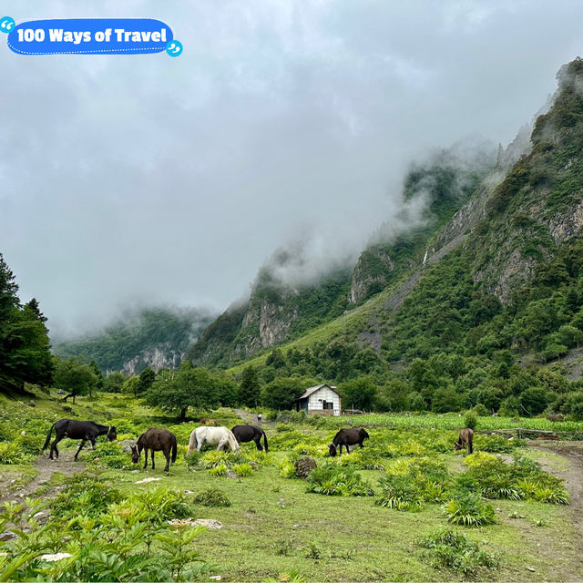 There’s a saying: “Heaven is to the left, Yubeng is to the right.”