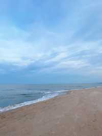 ริมชายหาดชะอำ 💙