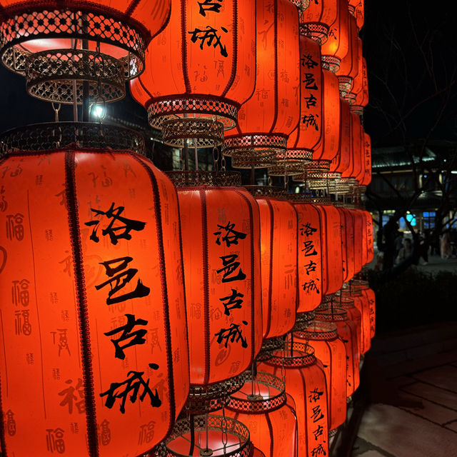 Strolling through Luoyi Ancient City in Hanfu: A Journey Back to the Tang Dynasty!