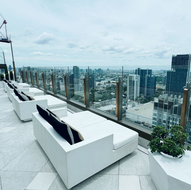 Heavenly Views at INNSiDE by Meliá Bangkok Sukhumvit's Infinity Pool
