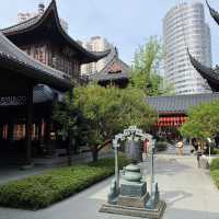 A Spiritual Journey: Find Inner Peace at the Jade Buddha Temple