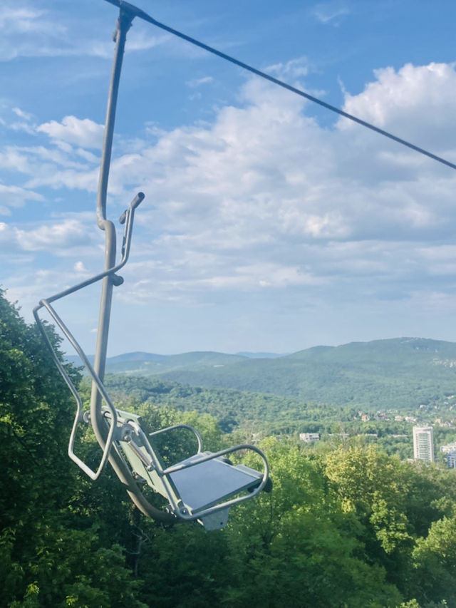 不可不知，原來布達佩斯有隱世椅式纜車可以俯瞰城市美景，絕對不可錯過！