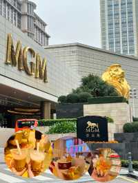 Surprise in MGM Macau 🦁🇲🇴 Free food & drink!