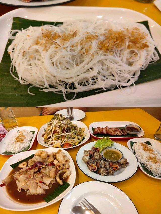 พาไปร้านอาหารอีสาน Somtum on Sunday