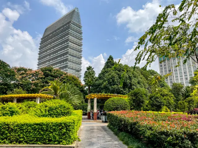 五華廣場..昆明市內的在地公園