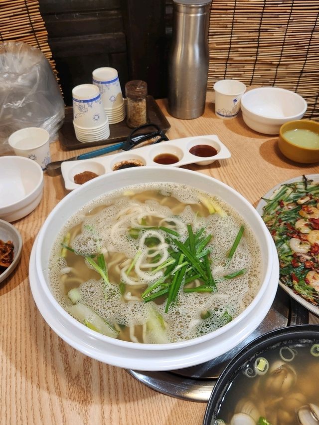 해물파전이 일품인 가을핫플 동동칼국수👍
