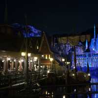 The world's first Frozen-themed land in Disneyland