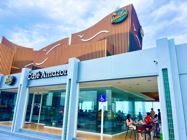 Cafe Amazon กลางทะเลชลบุรี