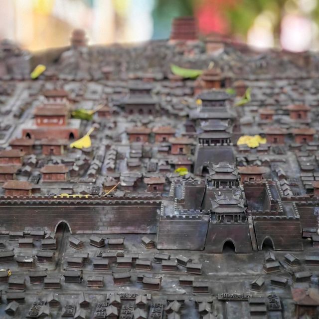 Guangzhou's Beijing Road Pedestrian Street: Full of life with a bit of the past tucked in.