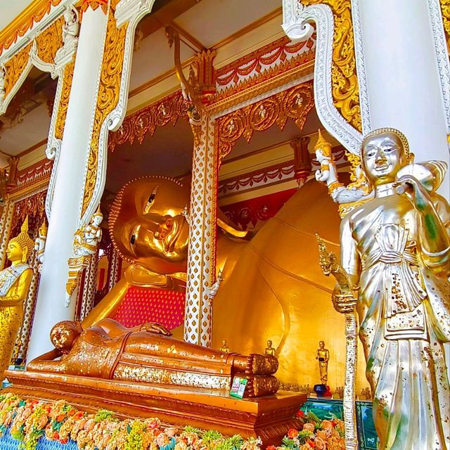 สักการะสิ่งศักดิ์สิทธิ์ วัดราษฎร์ประคองธรรม