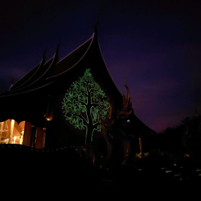 วัดสิรินธรวรารามภูพร้าว (วัดเรืองแสง)