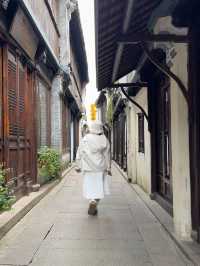 Step back in time visiting Zhouzhuang Ancient town 