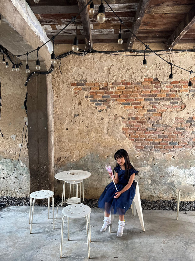 GOOD SLOW CAFE พักผ่อนที่คาเฟ่ในวันหยุด