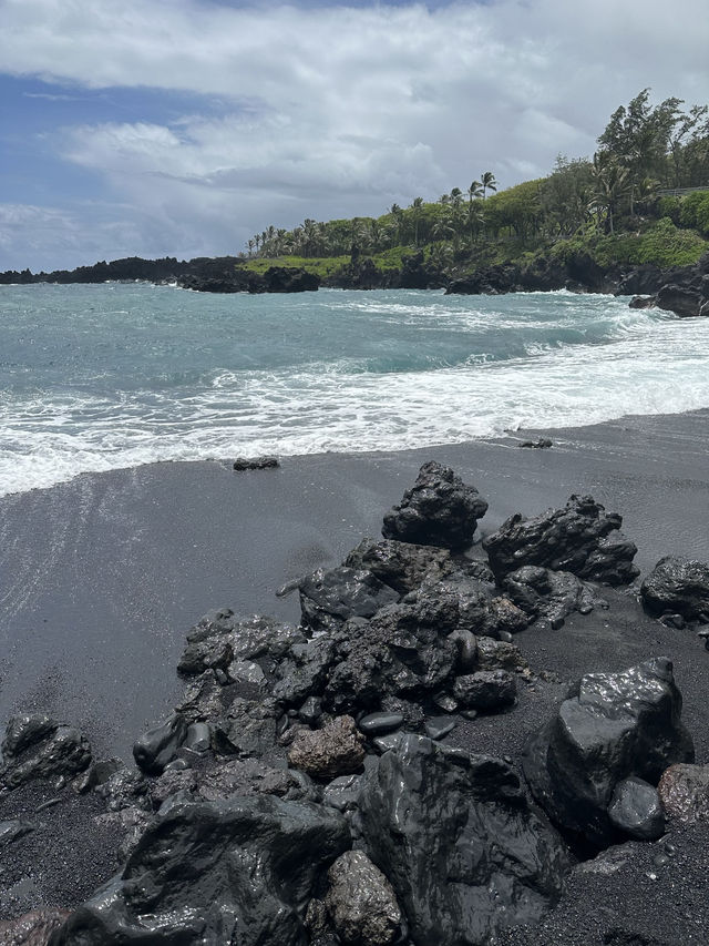 Beautiful Black Sand beach in Hawaii! 
