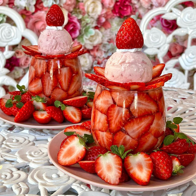 Sweet Time at Cafe de Peru🍓💐