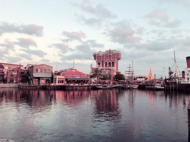 Tokyo Disneyland vs Disneysea 