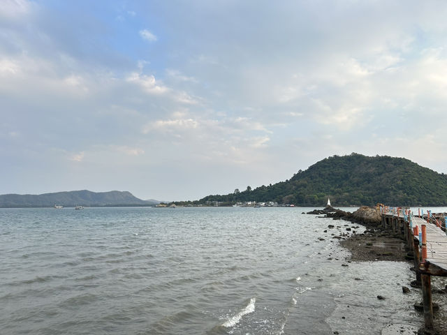 เจดีย์กลางน้ำ สถานที่ธรรมชาติสุดสวย ในจันทบุรี