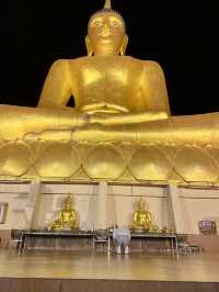 ไหว้พระใหญ่ วัดพูซาเหล้า