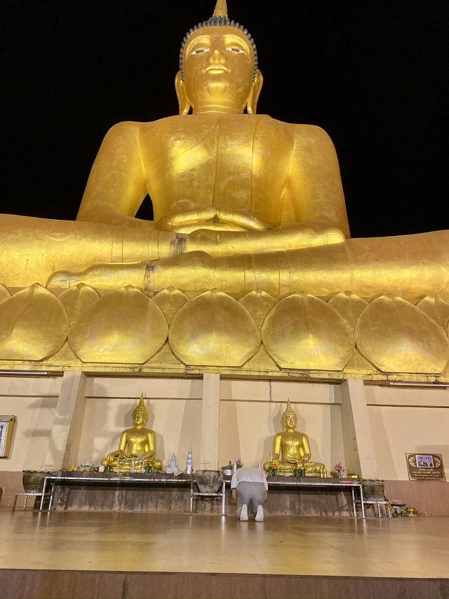 ไหว้พระใหญ่ วัดพูซาเหล้า
