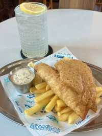 Fishmonger Ari ร้าน Fish & Chips เจ้าดัง