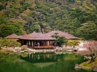 栗林公園-日本回遊式庭園代表，四國賞櫻好去處