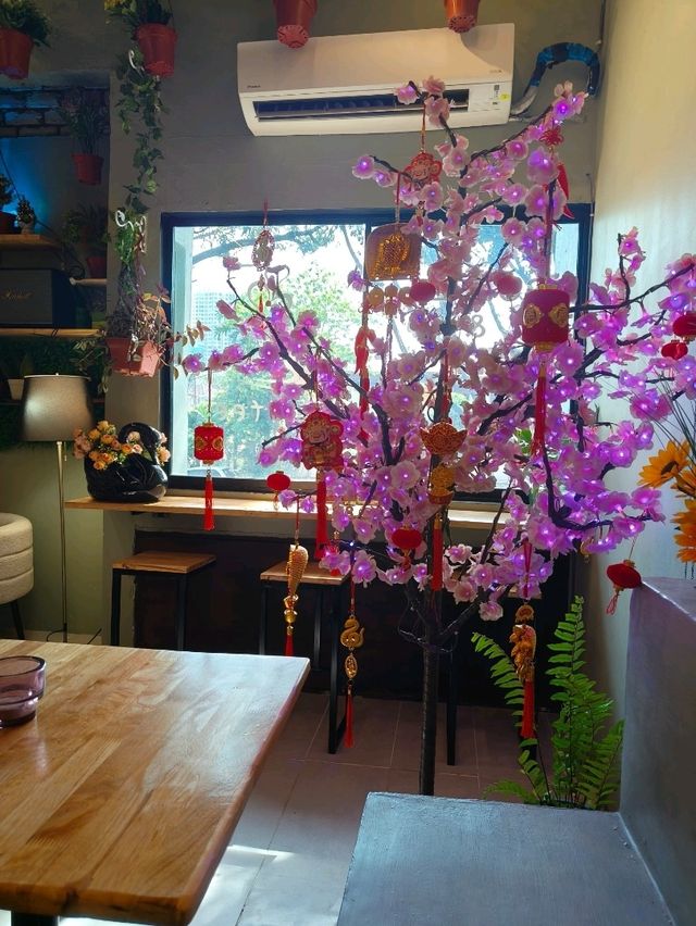 Cozy Cafe Vibes & Sweet Cravings Satisfied!