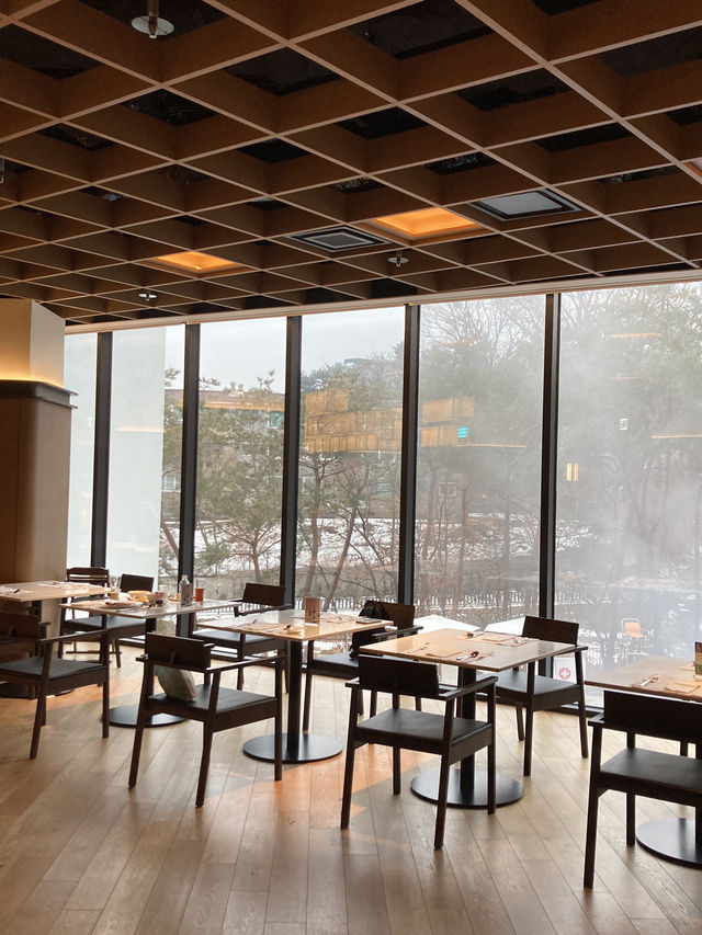 깔끔한 뷔페, 우디플레이트