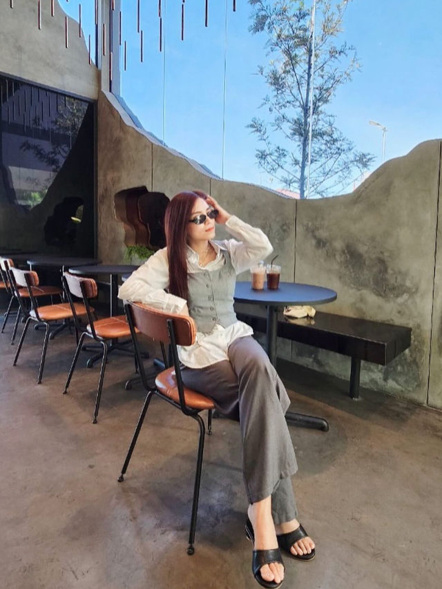 Black Shot : คาเฟ่สุดเท่ย่านนิคมฯ ระยอง 🥤
