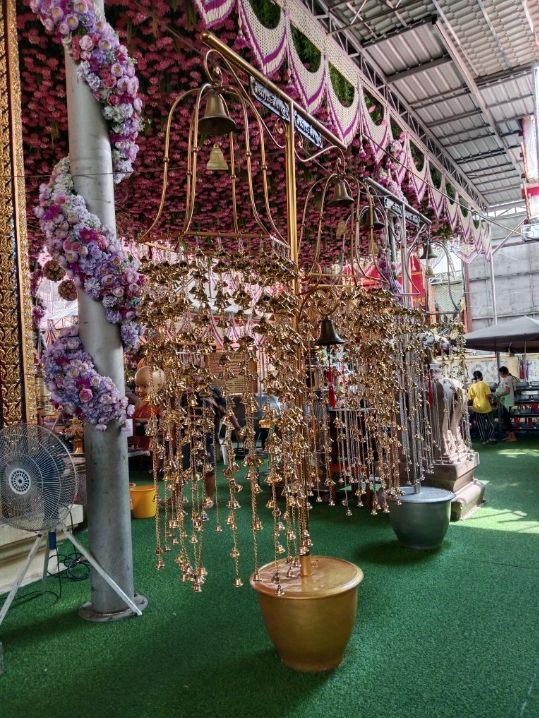 ไหว้พระขอพร ห้องน้ำติดแอร์ วัดบางพลีใหญ่ใน