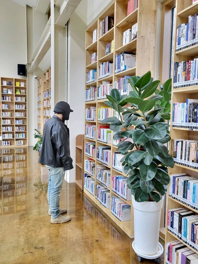 k기업가 정신이 깃든 진주 무료도서관