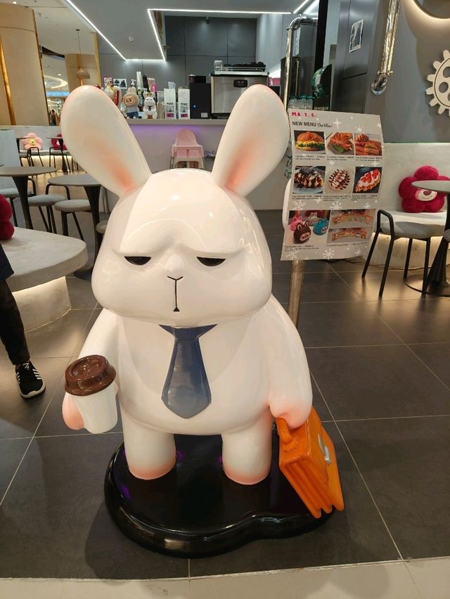 A Café with a Playful Twist – Art Toys Café