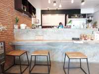 Armchair cafe : คาเฟ่เก้าอี้เหลือง ลำปาง