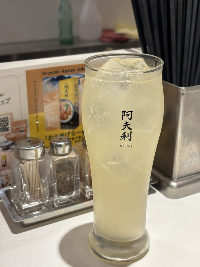 [아후리라멘 신주쿠] 유자향 가득~ 깔끔한 유자라멘과 유자하이볼🍋