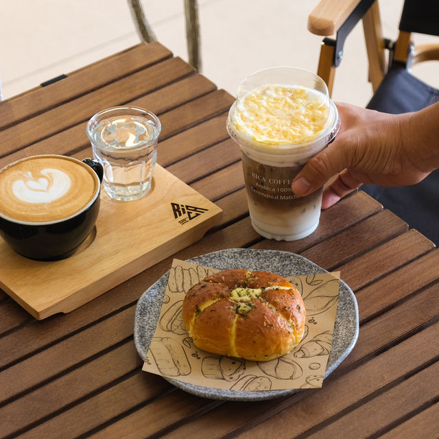 คาเฟ่สุดชิล ใจกลางตลาดบ้านโป่ง #ราชบุรี 🥐☕️🍂