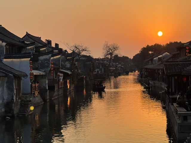Golden Hour in Xitang: Chasing the Perfect Sunset on the Canals Golden Hour in Xitang: Chasing the Perfect Sunset on the Canals