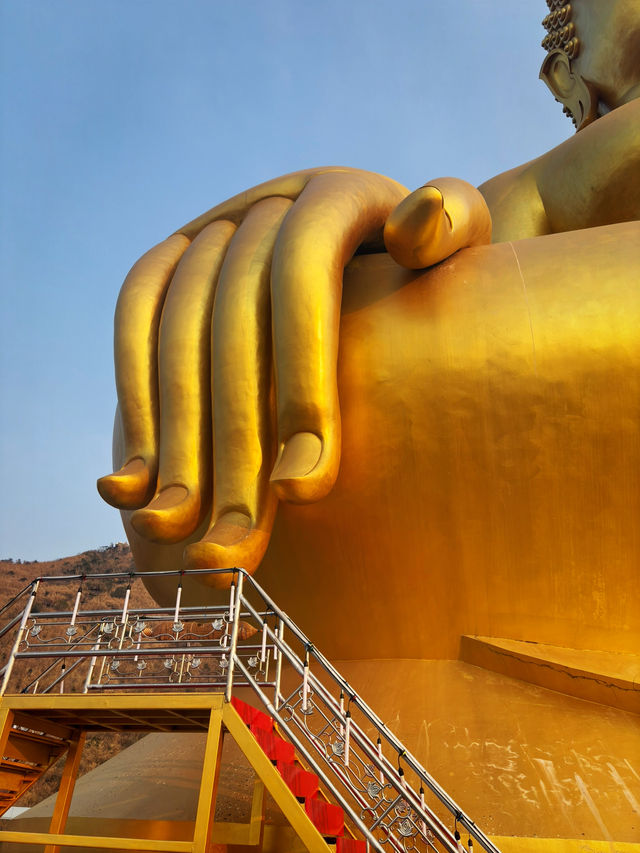 วัดเขาวงพระจันทร์ ชมพระอาทิตย์ตกดิน🌞🌙