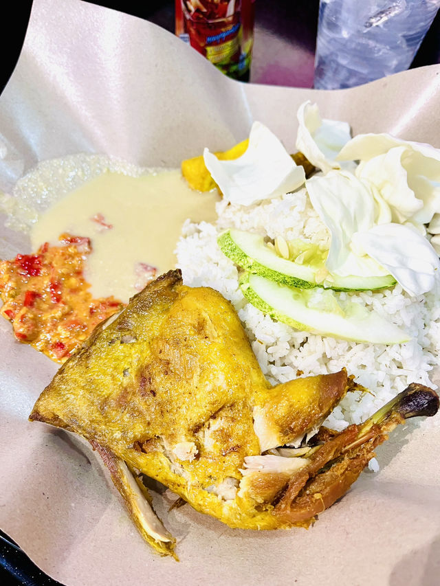 Ayam Gepuk Ratu: Bold Flavors, Local Roots, and a Sustainable Touch 