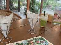 คาเฟ่กลางสวนป่าไม้หอมกฤษณา 🌿🍃 มีสุขฟาร์ม 🌿🍃