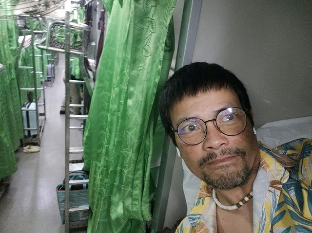 นอนบนรถไฟ  ช่วงสงกรานต์