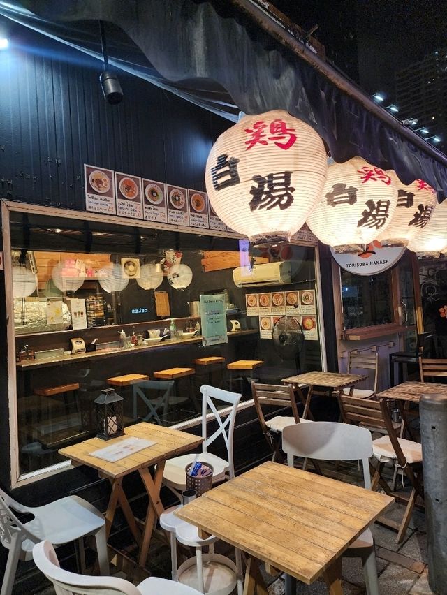 【バンコク】日本みたいな駅近ラーメン🍜