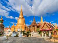 "Ayutthaya in a Day: Bike Temples, Boat Noodles & the Ultimate Sunset Selfie 🚲🌅"