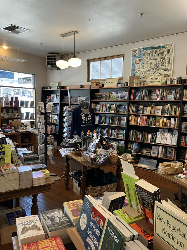 베인브리지 섬의 작고 예쁜 서점, Eagle Harbour Book!