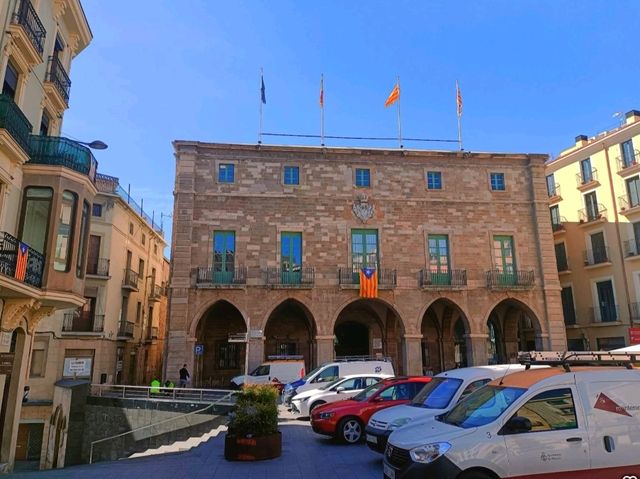 曼雷薩（Manresa）位於巴塞隆納省內陸地區，是普拉德巴格斯（Plà de Bages）地區的首府