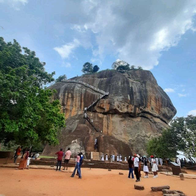 Sigiriya lion rock