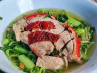 ร้านบะหมี่เก่าแก่ หน้าโรงพักแปดริ้ว