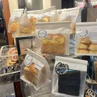 อีกา สาทร Café&Restaurant