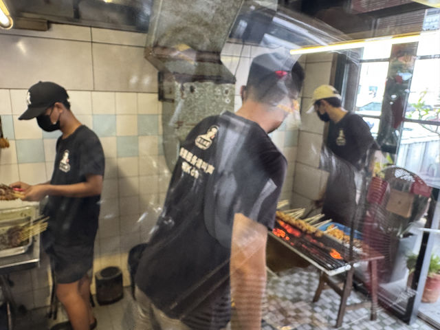 Beh Leh Hainam Satay: Melaka's Savory Stick Sensation