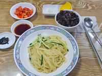 “Yeonnal Junggukjip: A Taste of Old Seoul’s Chinatown”