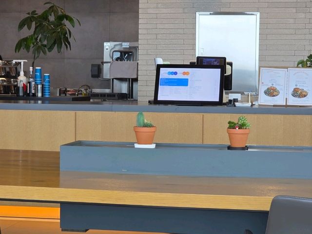 🥐통창으로 오션뷰 즐기는 대형 베이커리카페